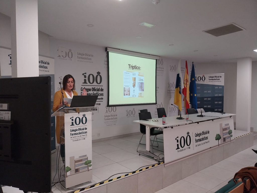 Acto de la Campaña de Prevención del Cáncer de Piel celebrada en el Salón de Actos del Colegio.